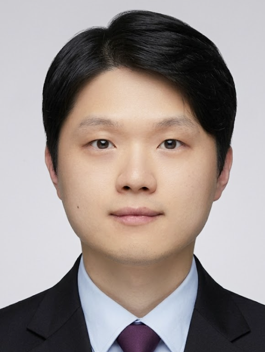부목사:  이현명